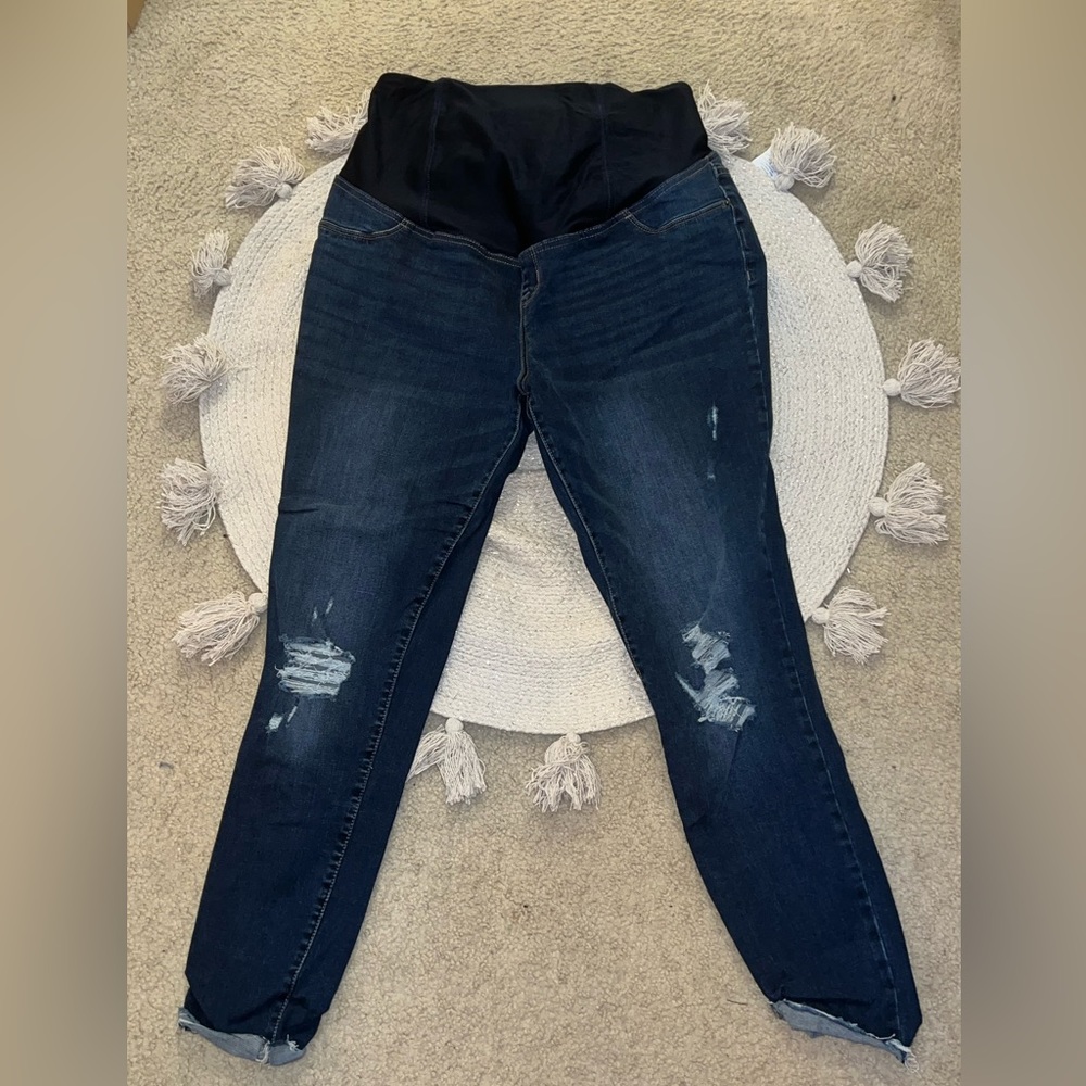 Isabel Maternity Skinny Jeggings with distressed detail!